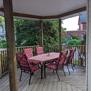  Hébergement de vacances Garden 2 Storey House Canada