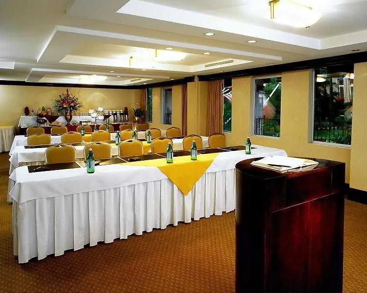 Sens Hotel Монреаль